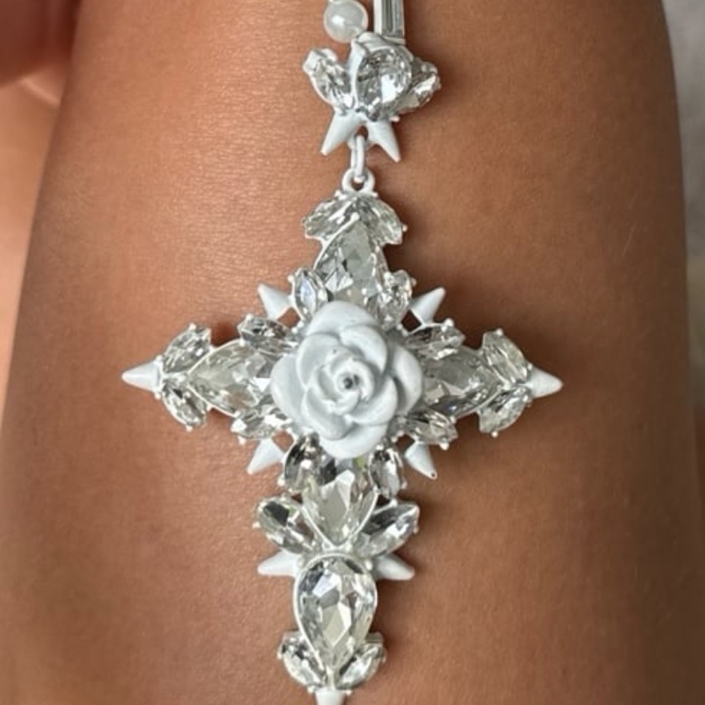 Erickson Beamon Rocks Cross Necklace Zirconia (White)